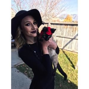 Meet your Posher, Carly